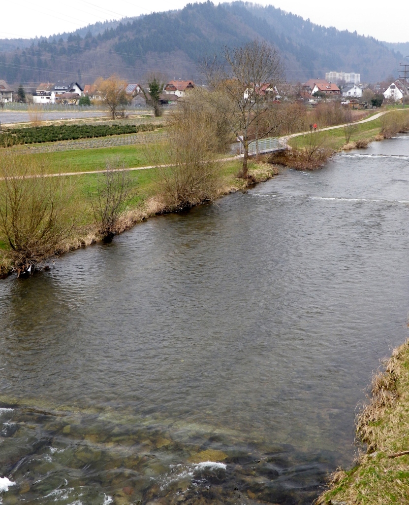 Crossing the Elz on the Breisgauer Weinweg